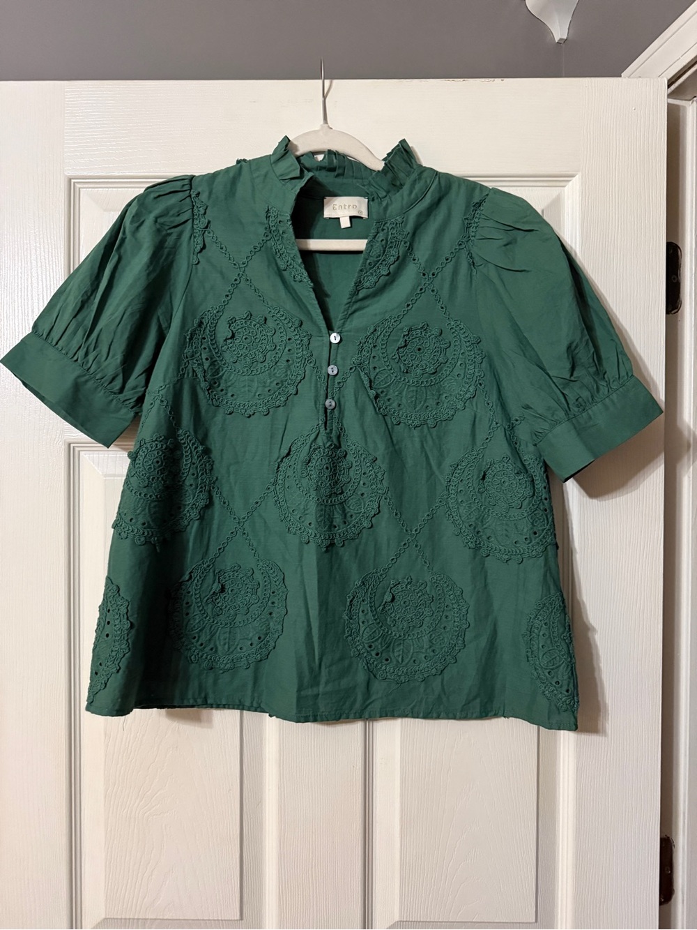 entro Emerald Green Eyelet Medallion Short Sleeve Blouse
